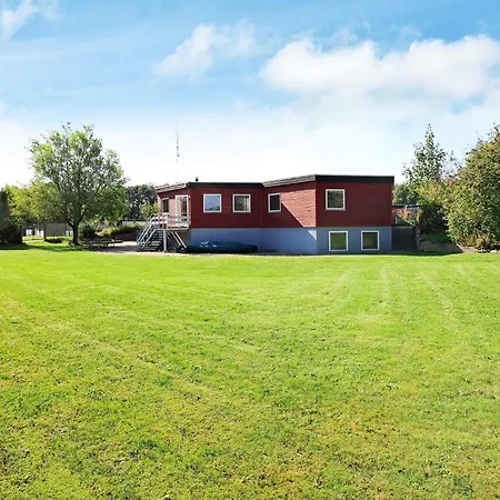 30 Person In Nordborg-by Traum